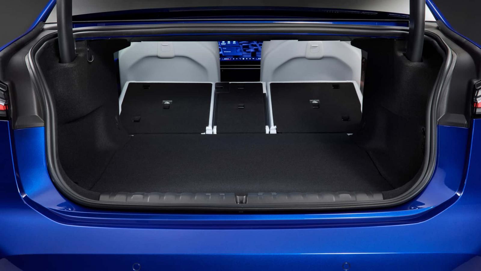 Νέα BMW i3: Πρεμιέρα με 469 άλογα και 900 χλμ. αυτονομία